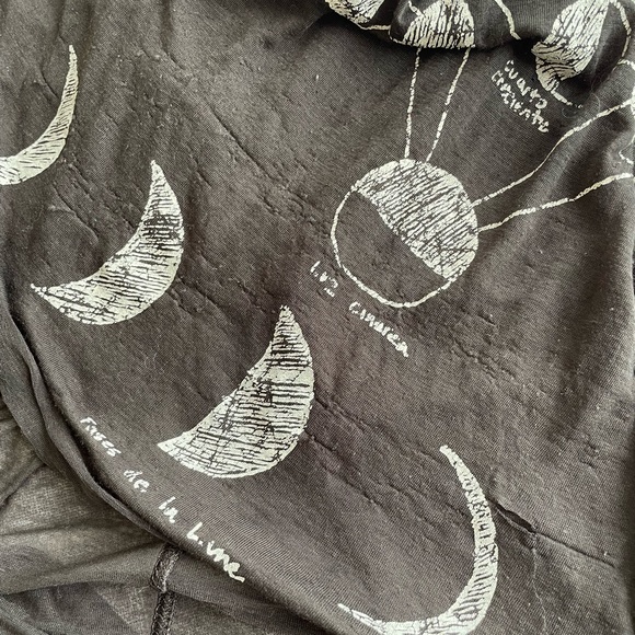 Chaser moon phases tee shirt, small, used condition, distressed look - Picture 5 of 5